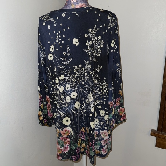 Johnny Was THE JANIE FAVORITE PUFF SLEEVE TOP Navy Blue Long Sleeve Floral Top - Picture 3 of 5